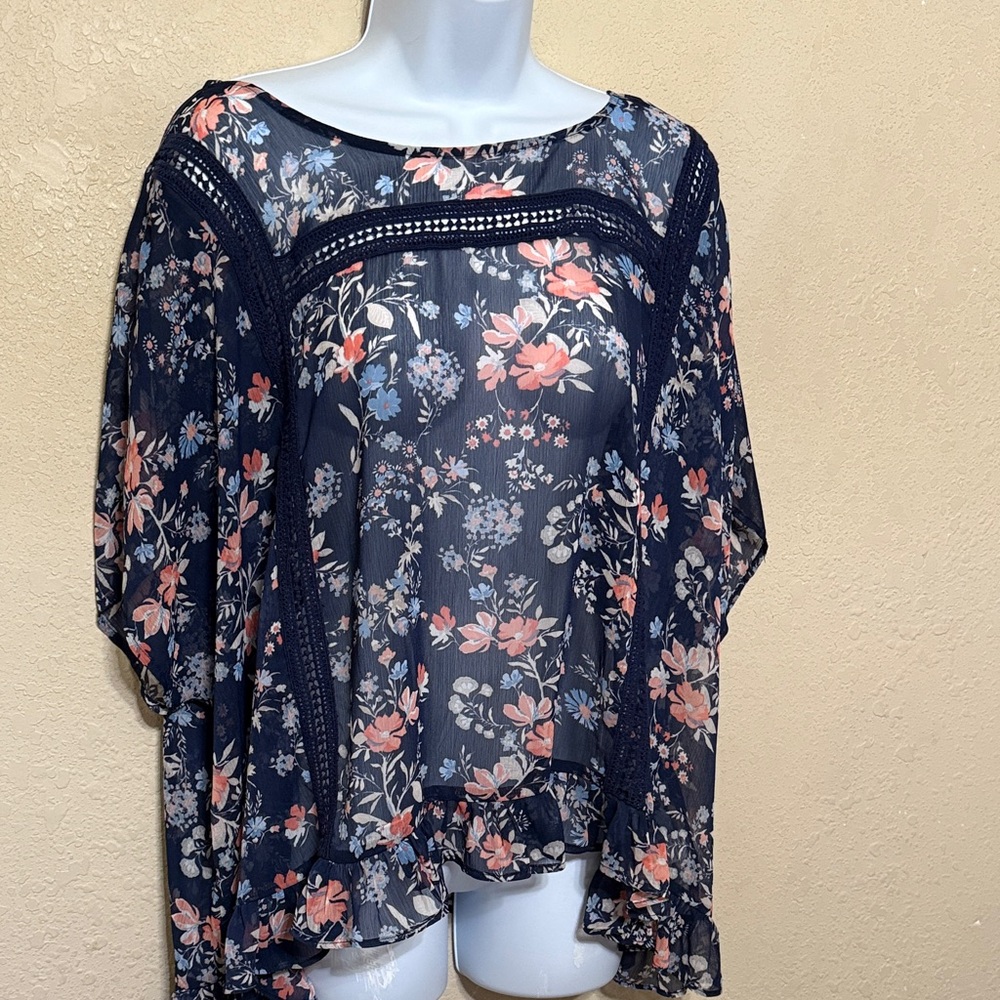 Bobeau Floral Navy Blouse with Lace Trim - Picture 6 of 6